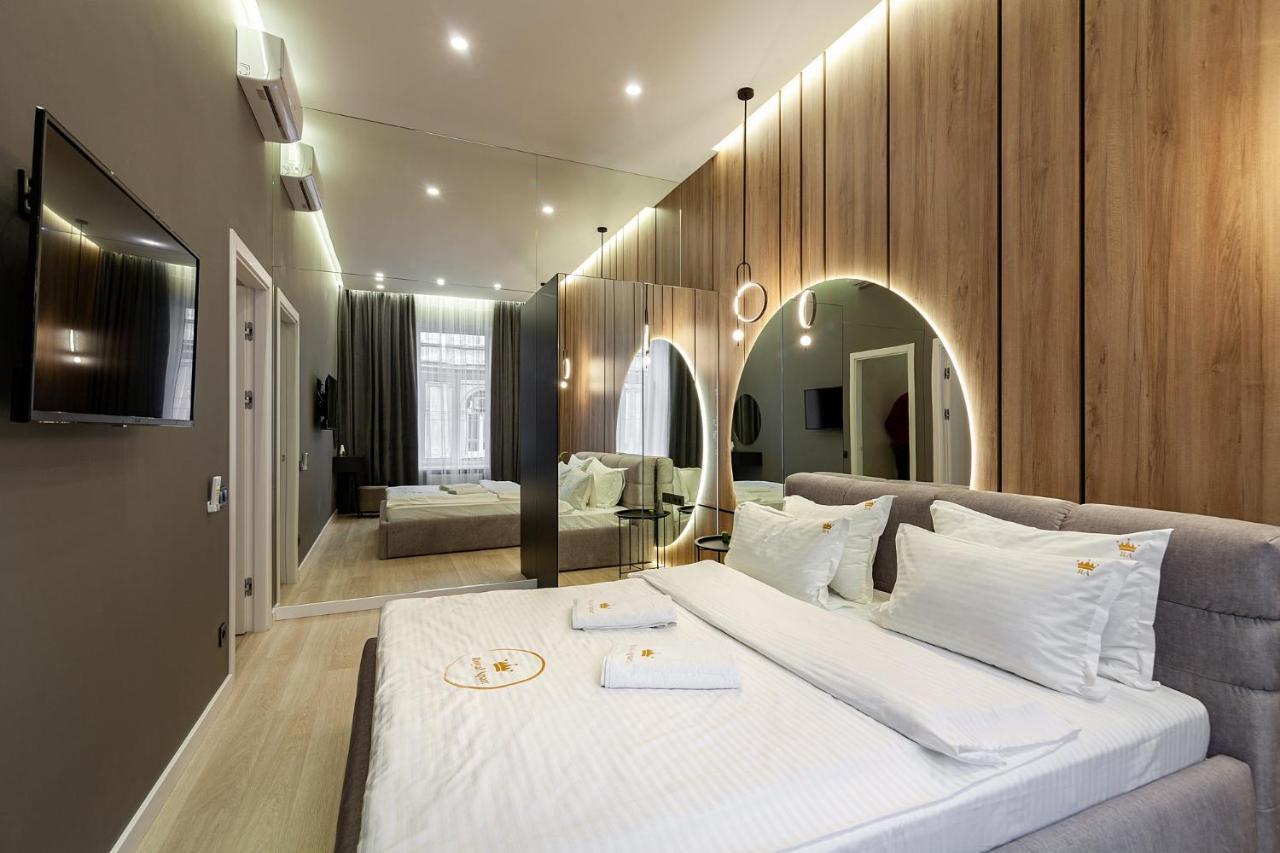Royal Apartament On Voloshyna 2 Lviv Buitenkant foto