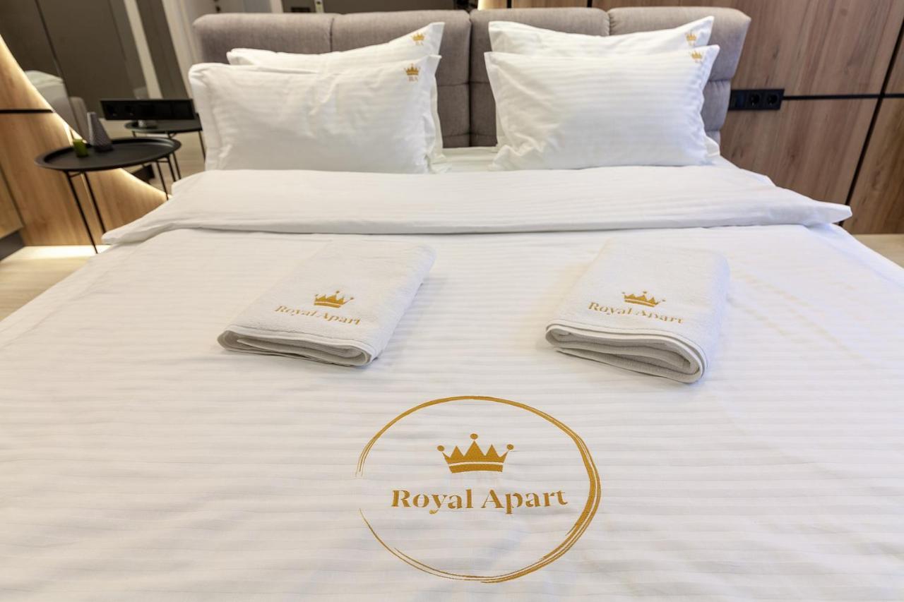 Royal Apartament On Voloshyna 2 Lviv Buitenkant foto